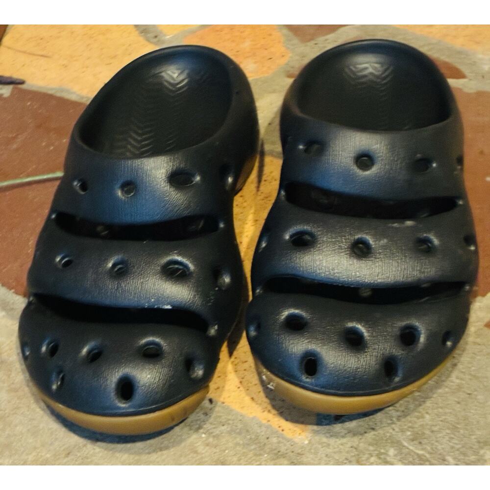 KEEN Yogui Arts Slip-On Clog Graphite Black Mule Sandal Men's Size 7 Women 9 - Picture 2 of 6